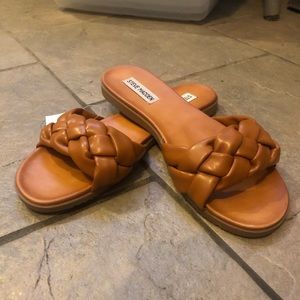 Steve Madden flip flops